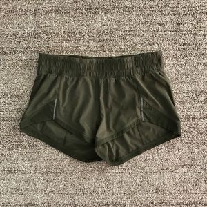 Lululemon Shorts 2.5” 6